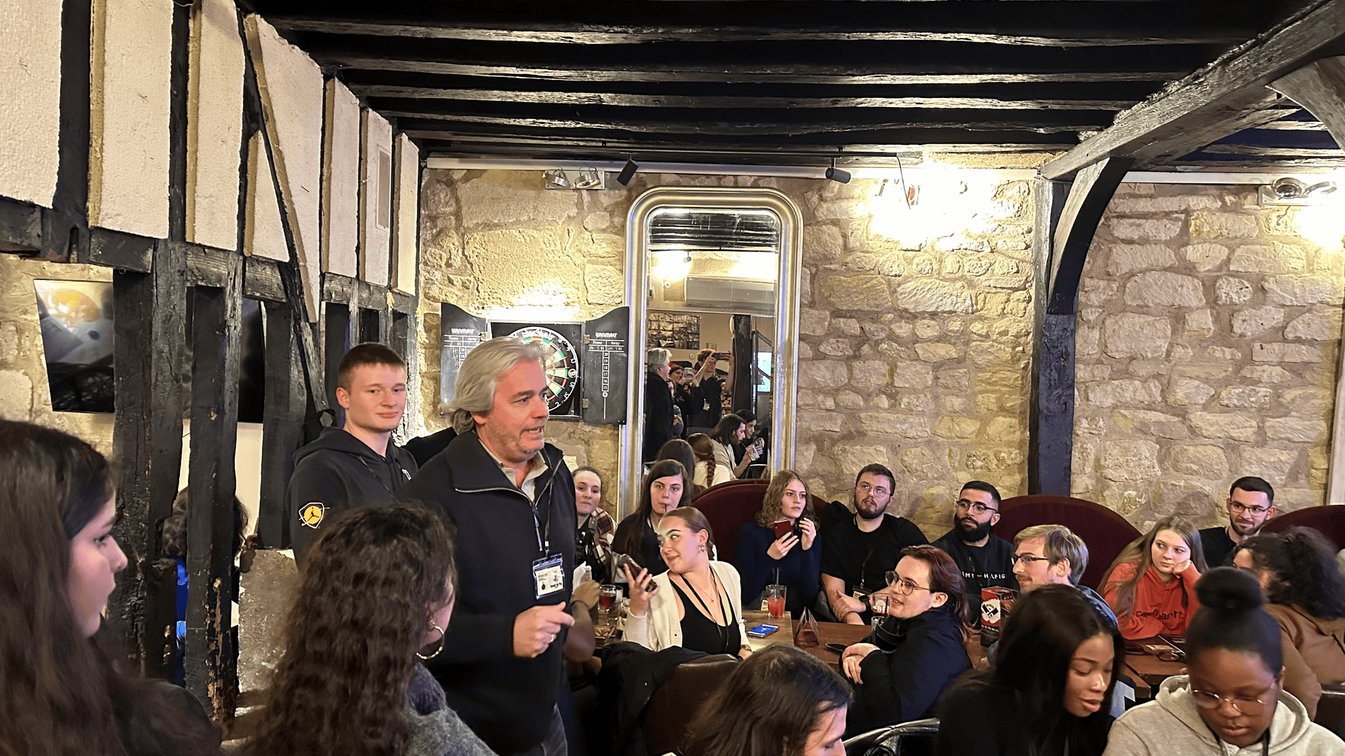 Benoït du Pac répondant aux questions des participants